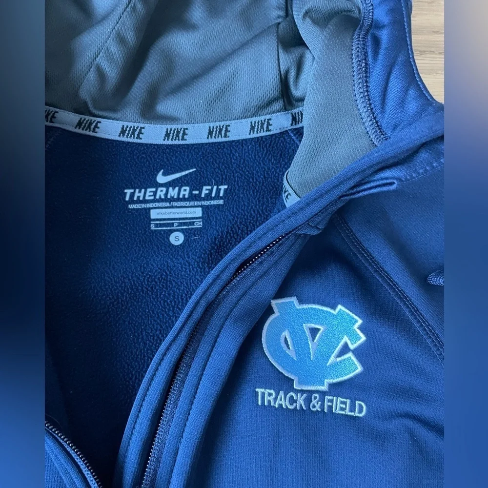 Nike dri -fit zip up hoodie
